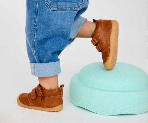 Find begyndersko og sneakers til børn hos BabySam